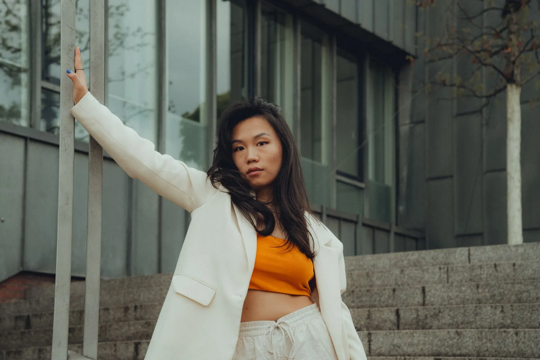 重庆都市女性时尚穿搭指南:从千娱音女装零售集合中挑选适合你的风格正文配图 1